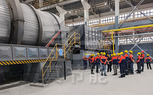 多回程化工污泥干燥機(jī)運(yùn)行現(xiàn)場 多回程化工污泥干燥機(jī)運(yùn)行現(xiàn)場